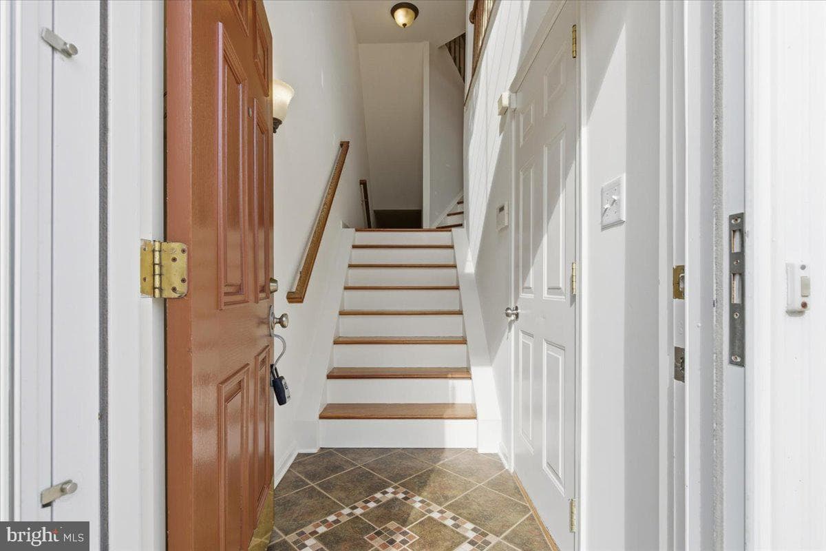 6636 Hunter Creek Lane photo 10