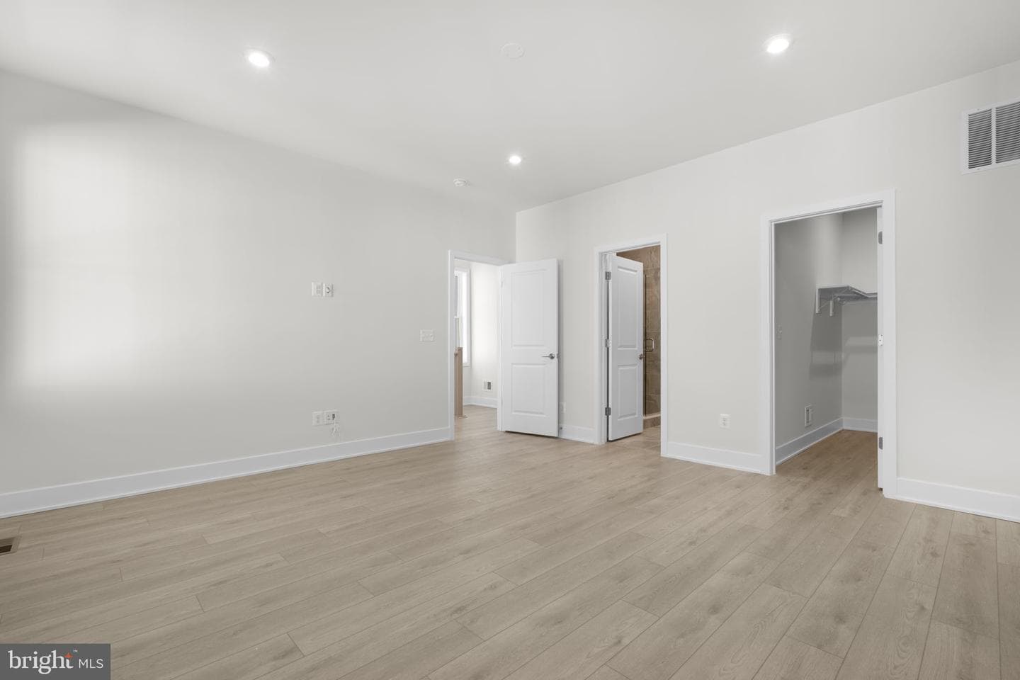 13730 Aviation Place photo 23