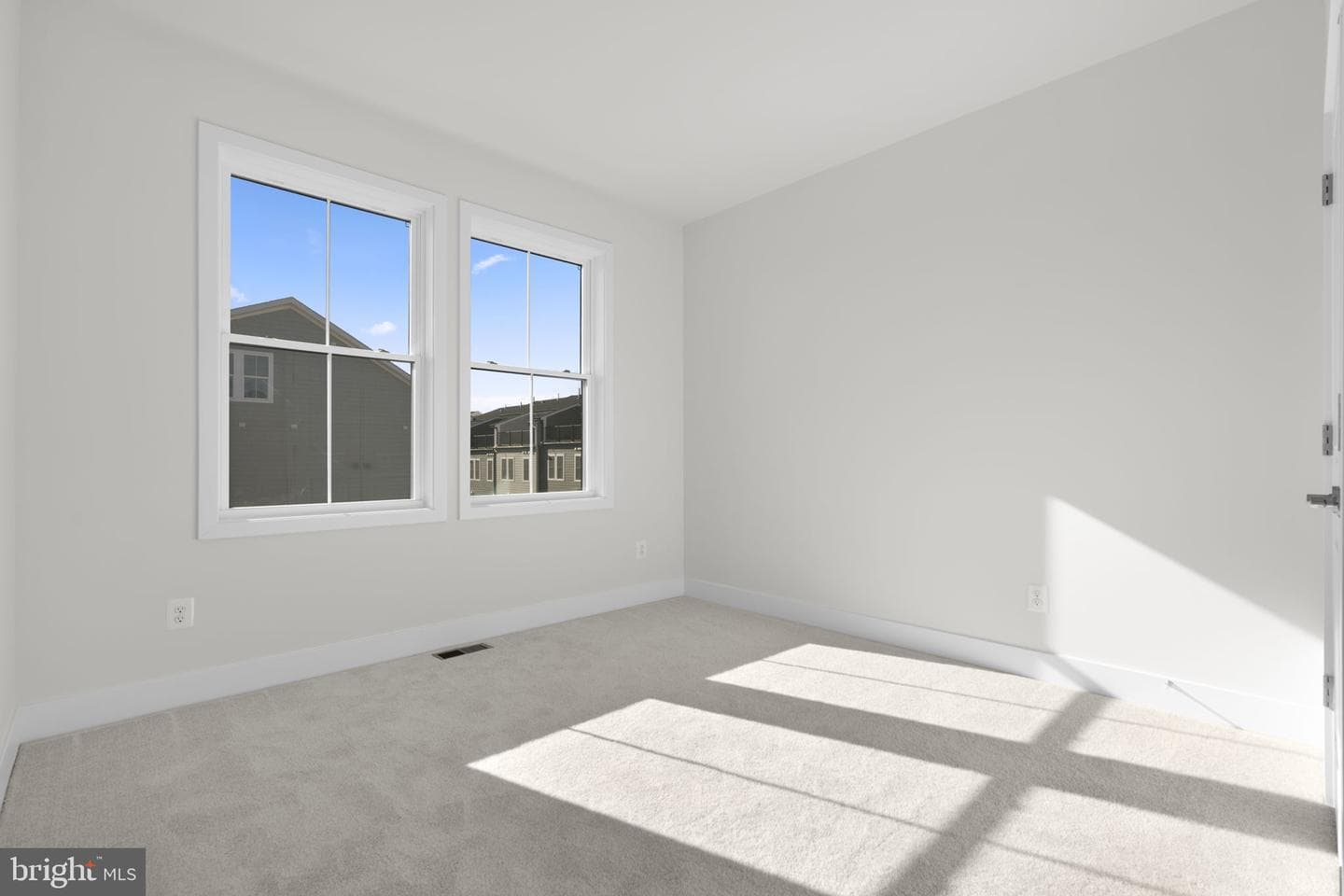 13730 Aviation Place photo 28