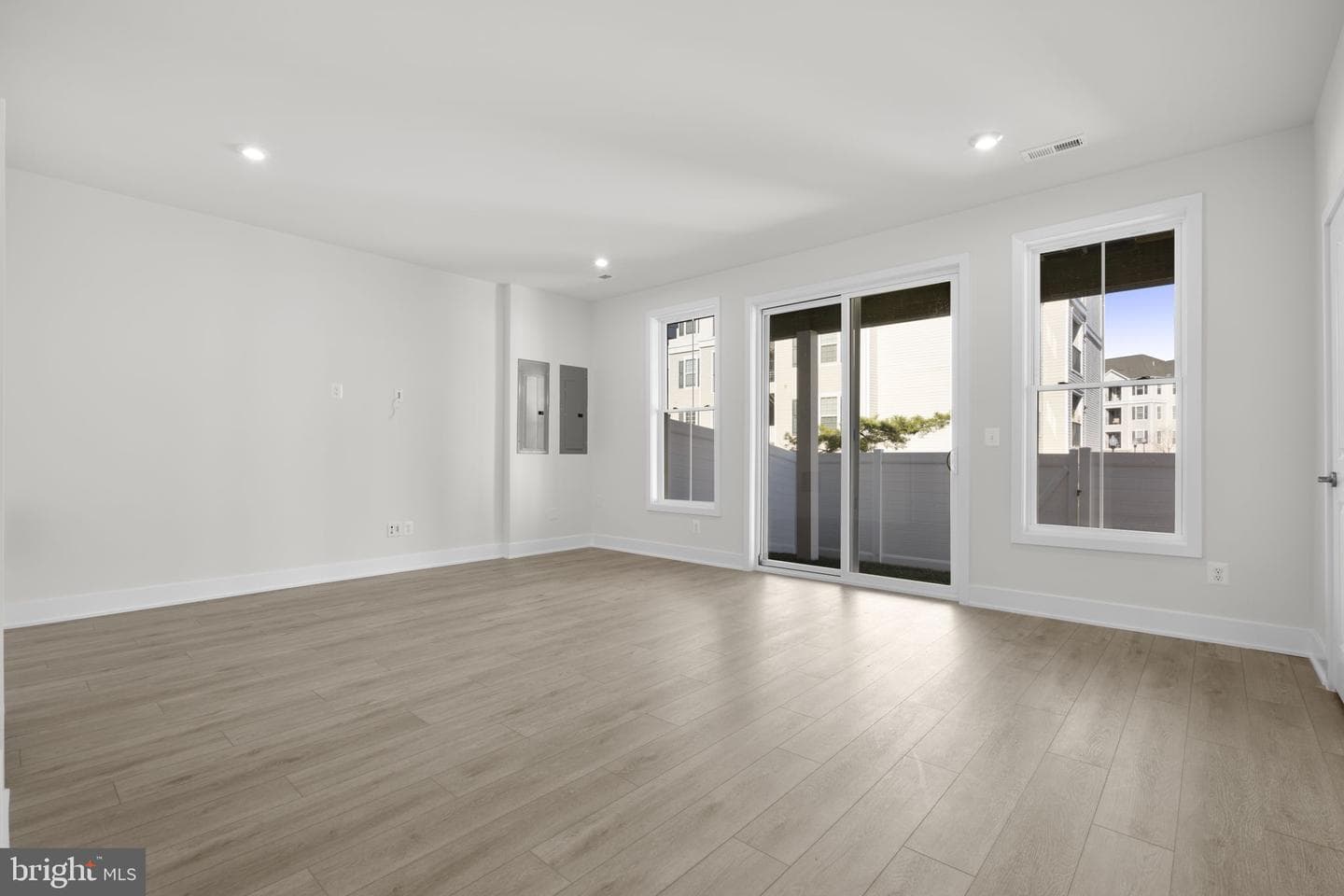 13730 Aviation Place photo 32