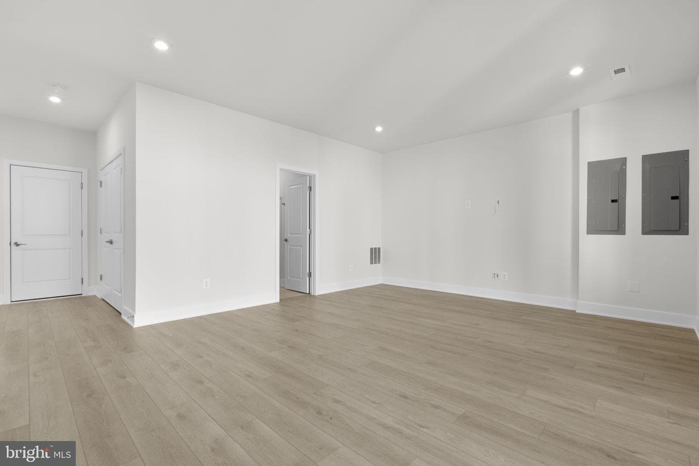 13730 Aviation Place photo 35