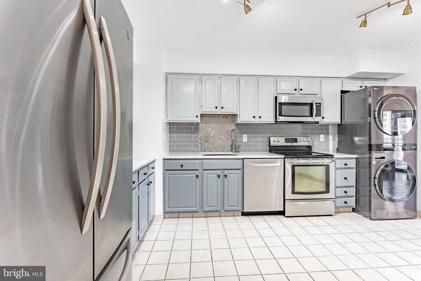 3709 S George Mason Drive #1605e photo 17
