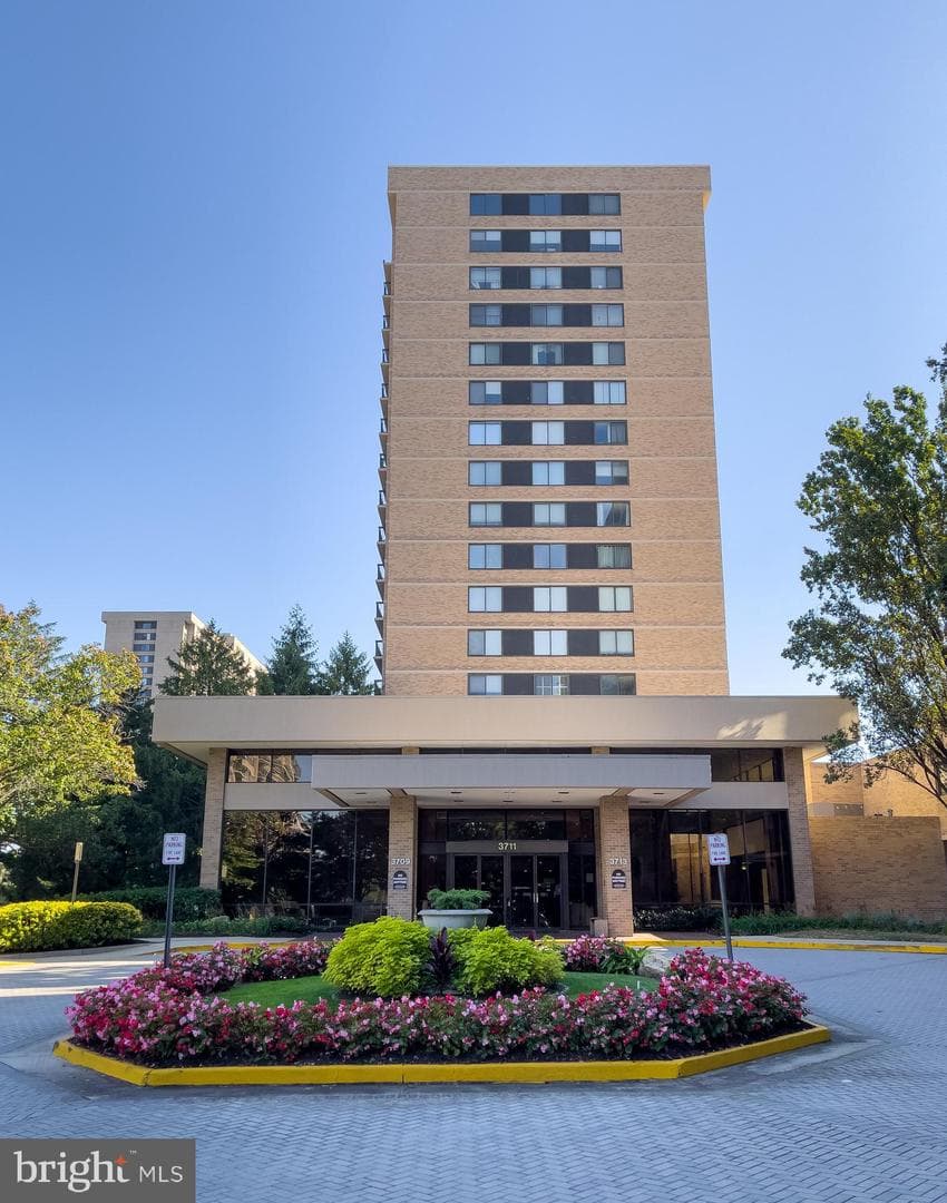 3709 S George Mason Drive #1605e photo 2