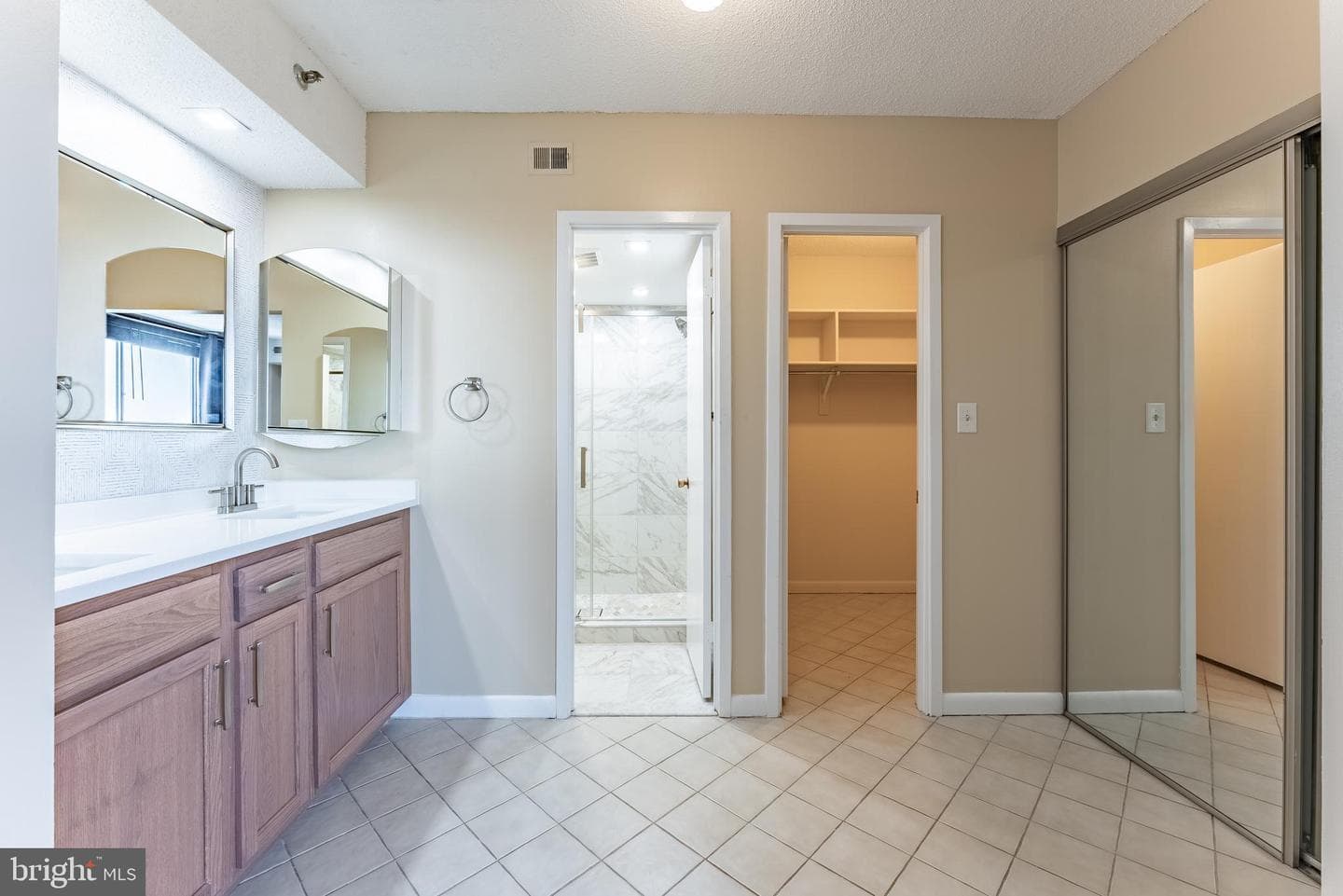3709 S George Mason Drive #1605e photo 26