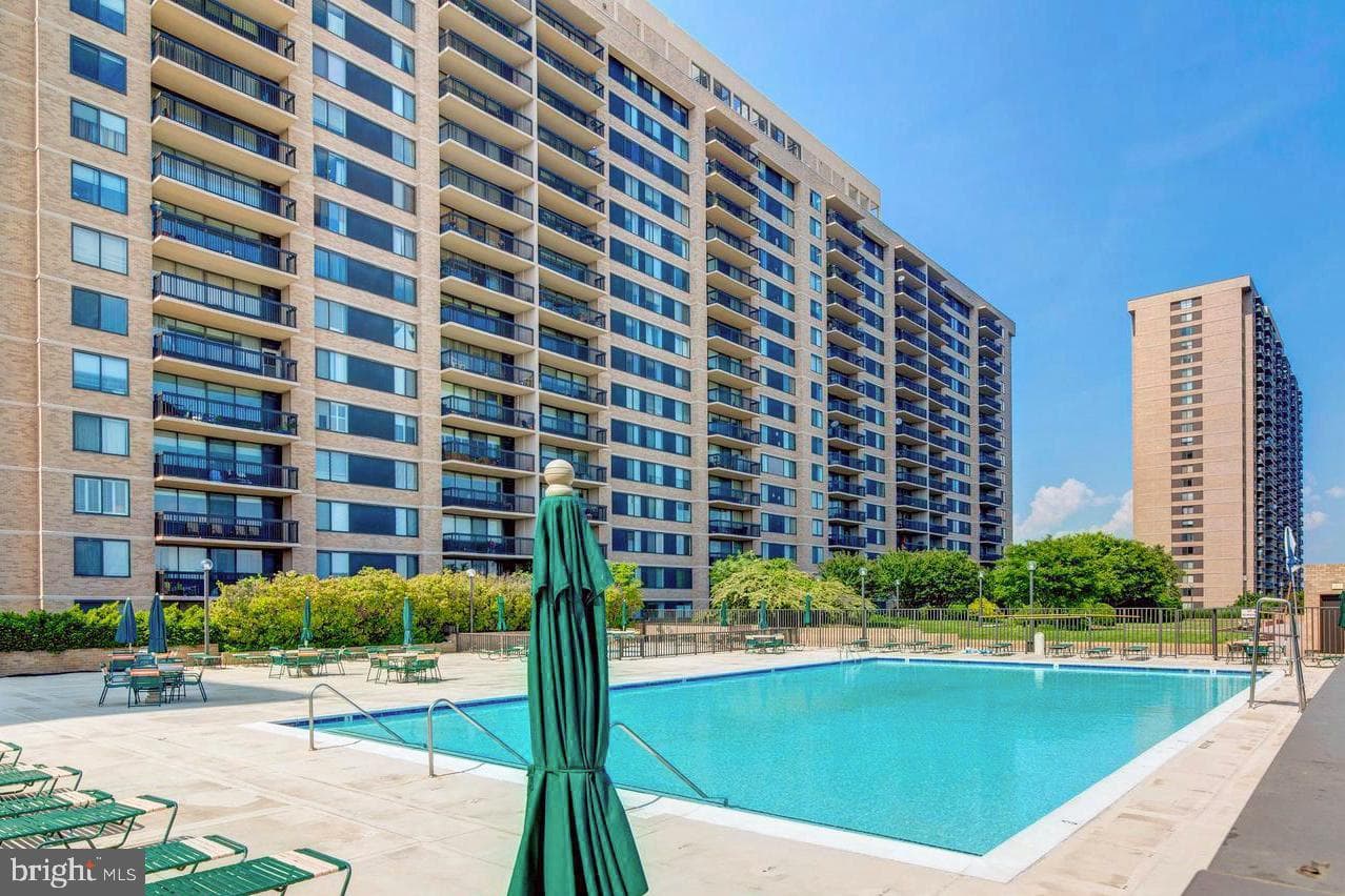 3709 S George Mason Drive #1605e photo 6
