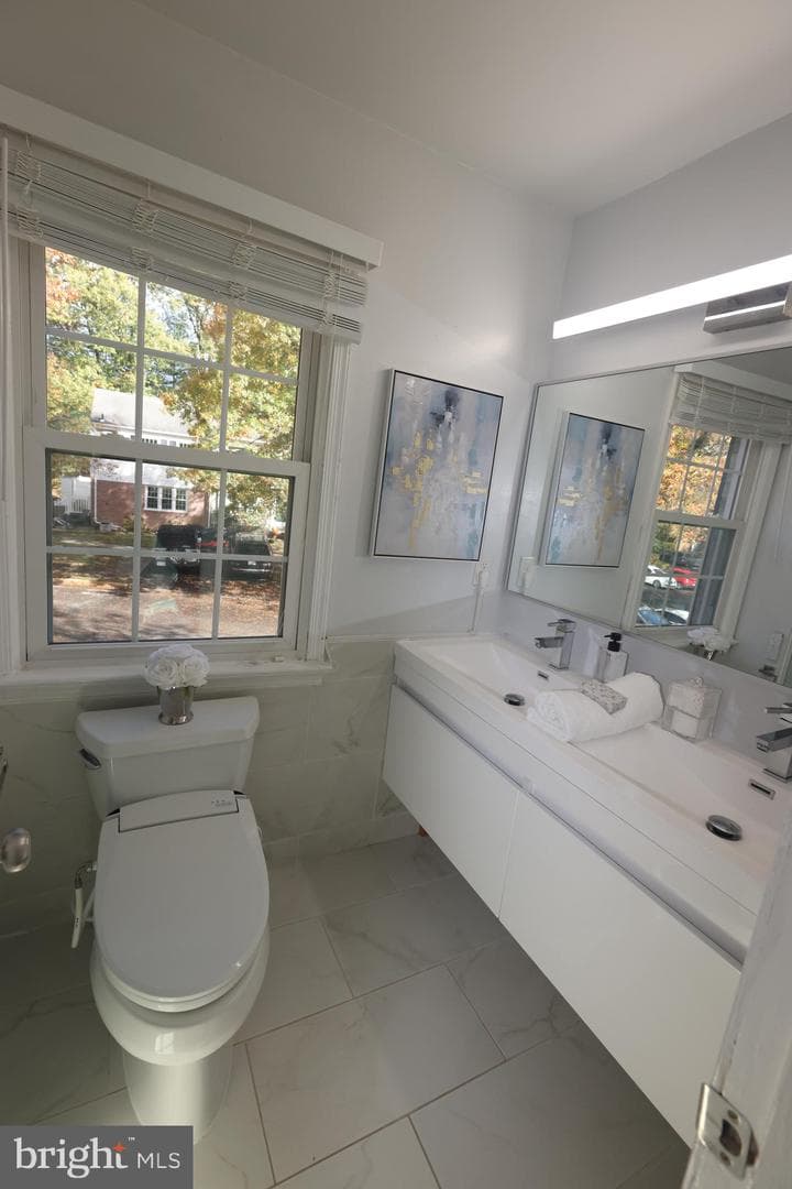 8580 Tyrolean Way photo 28