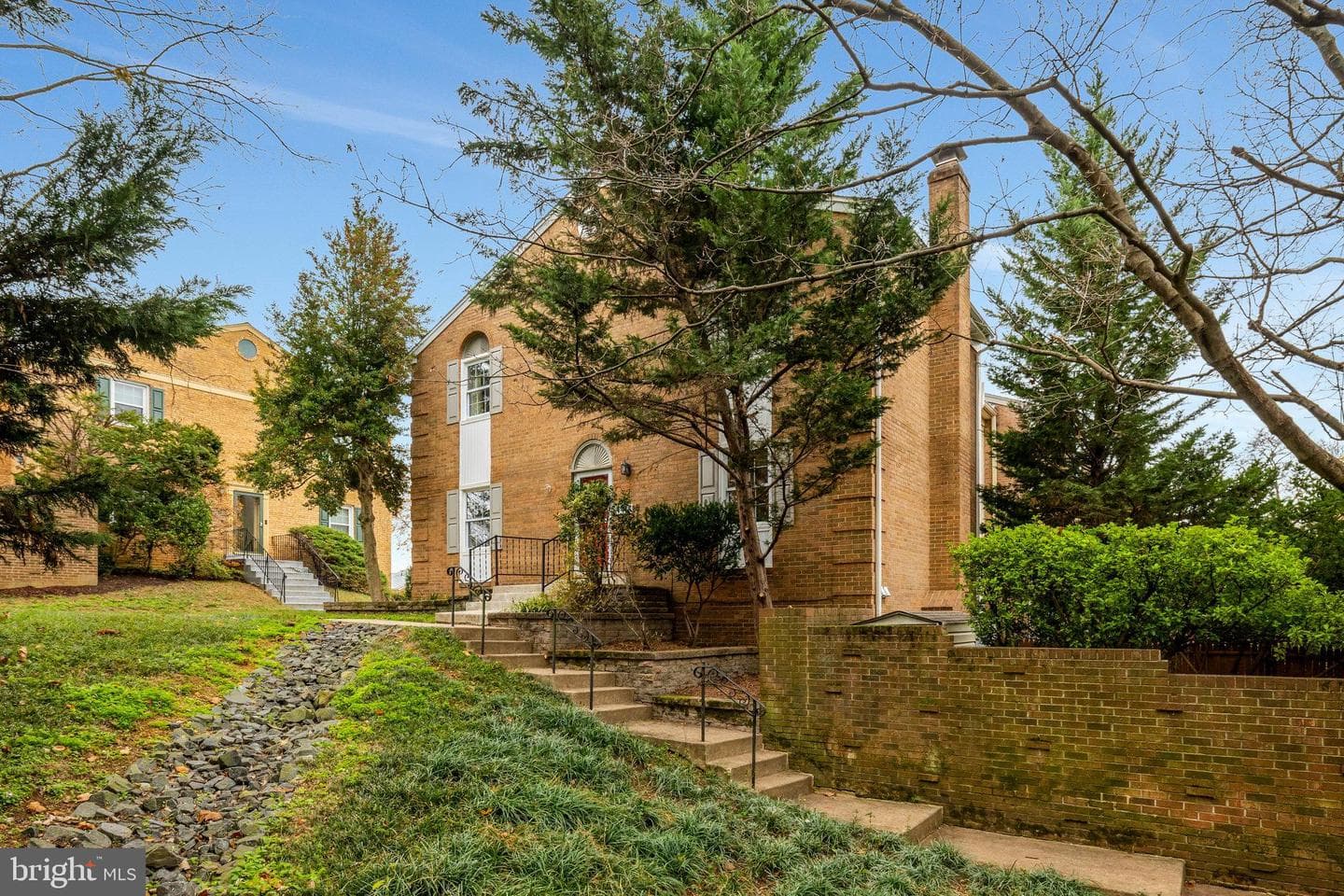 4448 Airlie Way photo 2