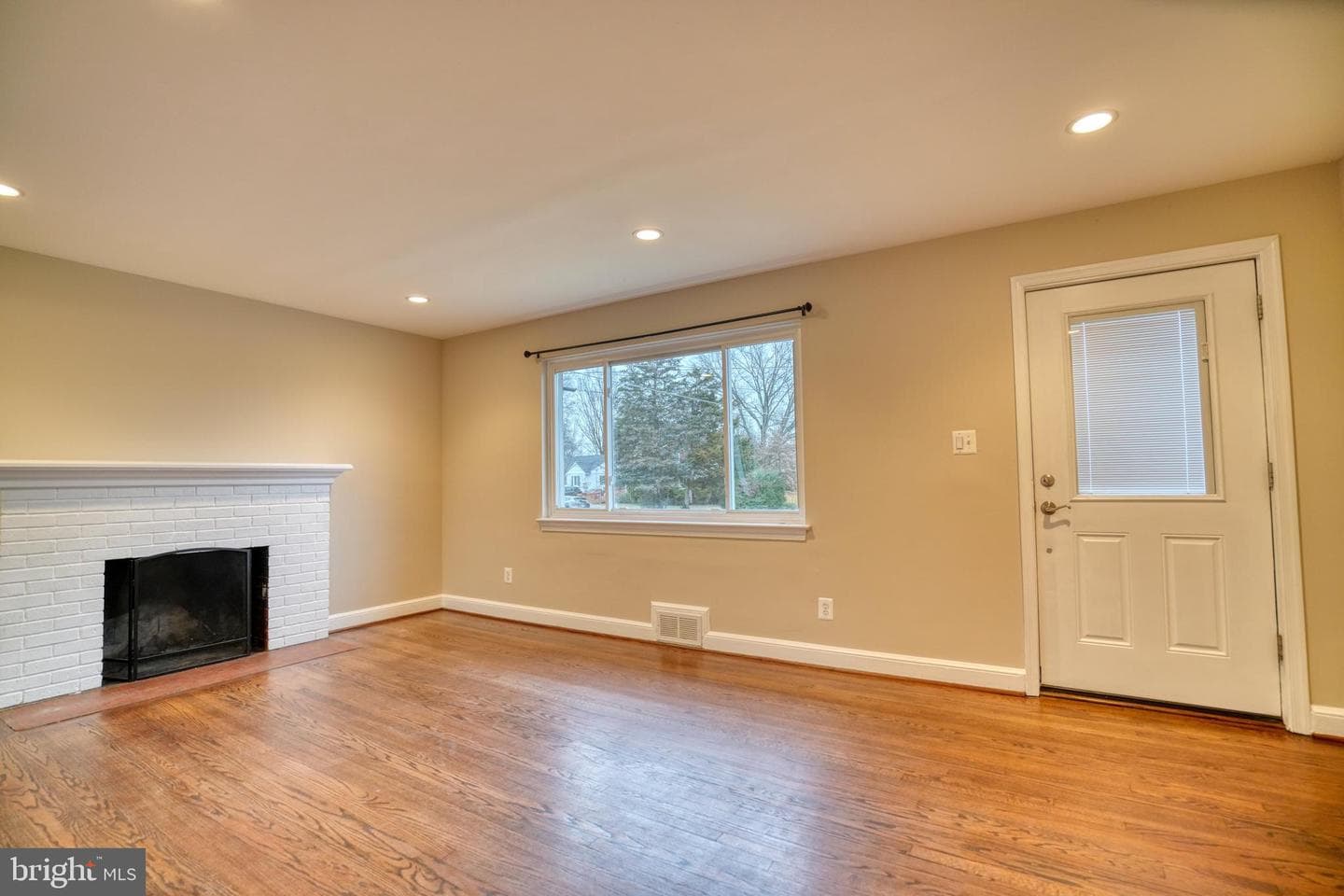 6000 Grayson Street photo 2