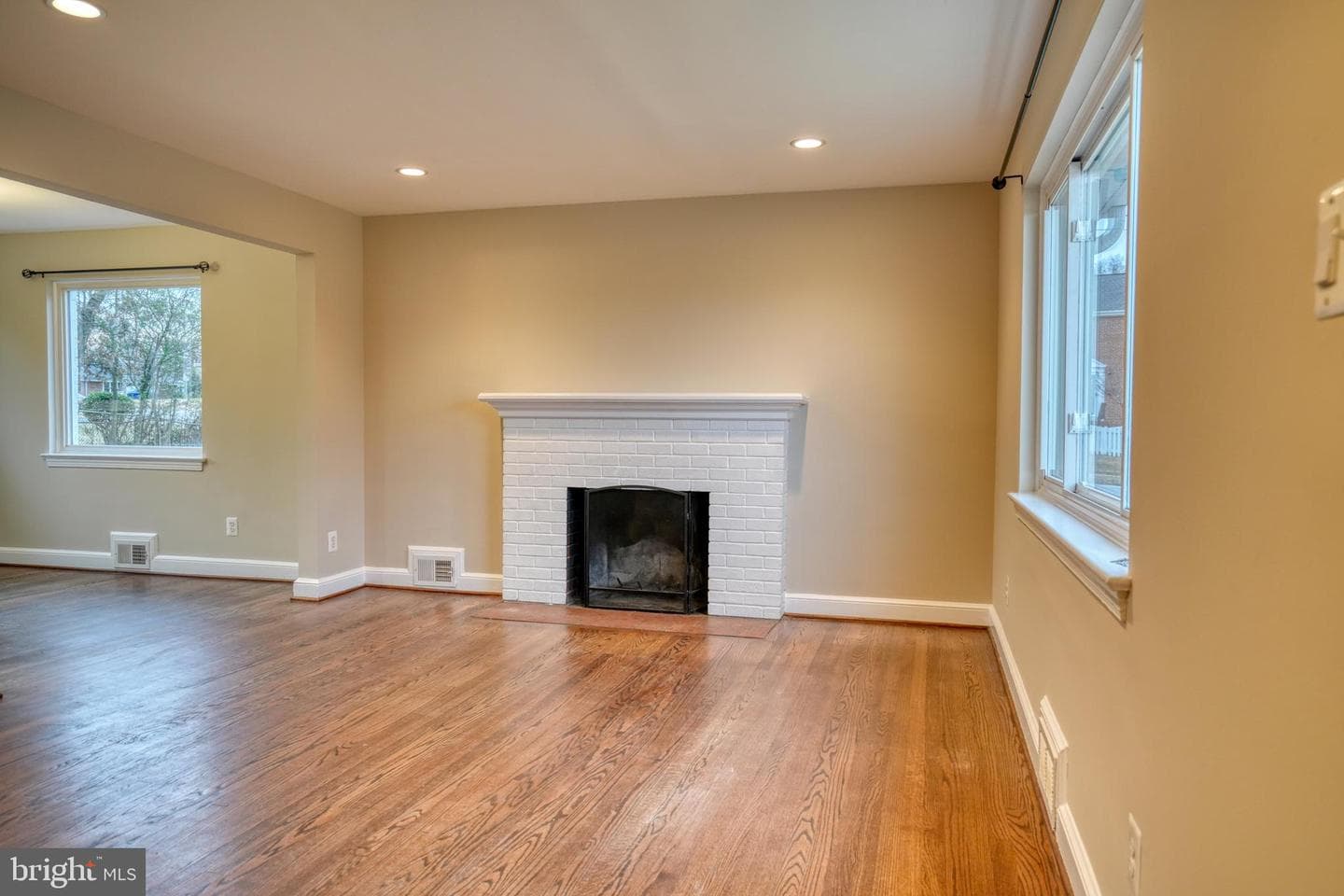 6000 Grayson Street photo 4