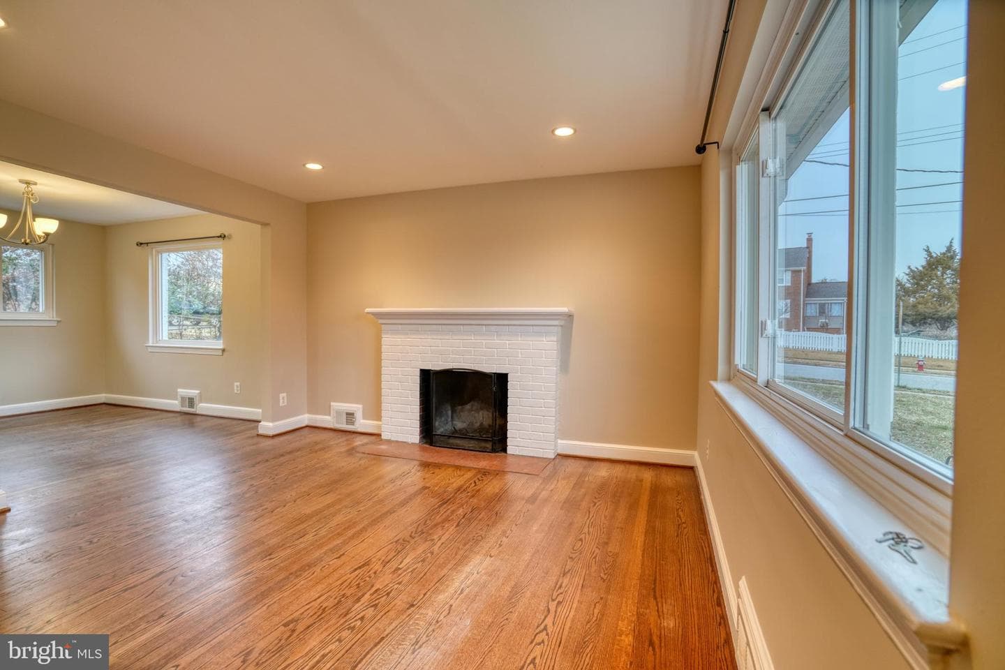 6000 Grayson Street photo 5