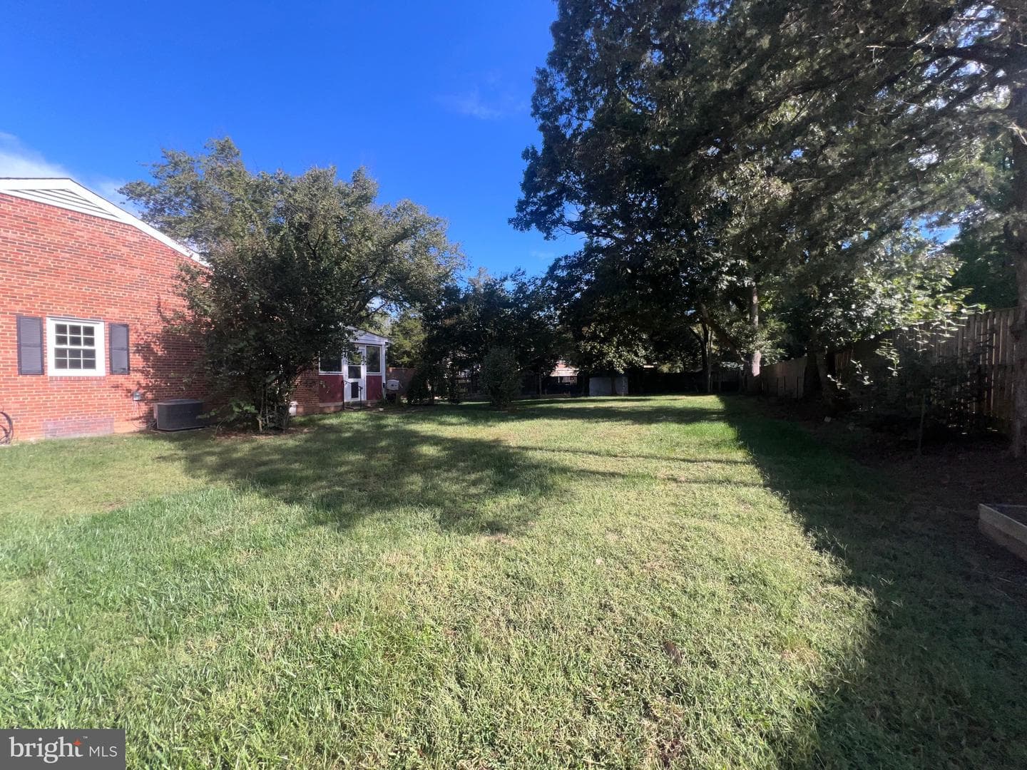 10923 Belmont Boulevard photo 19