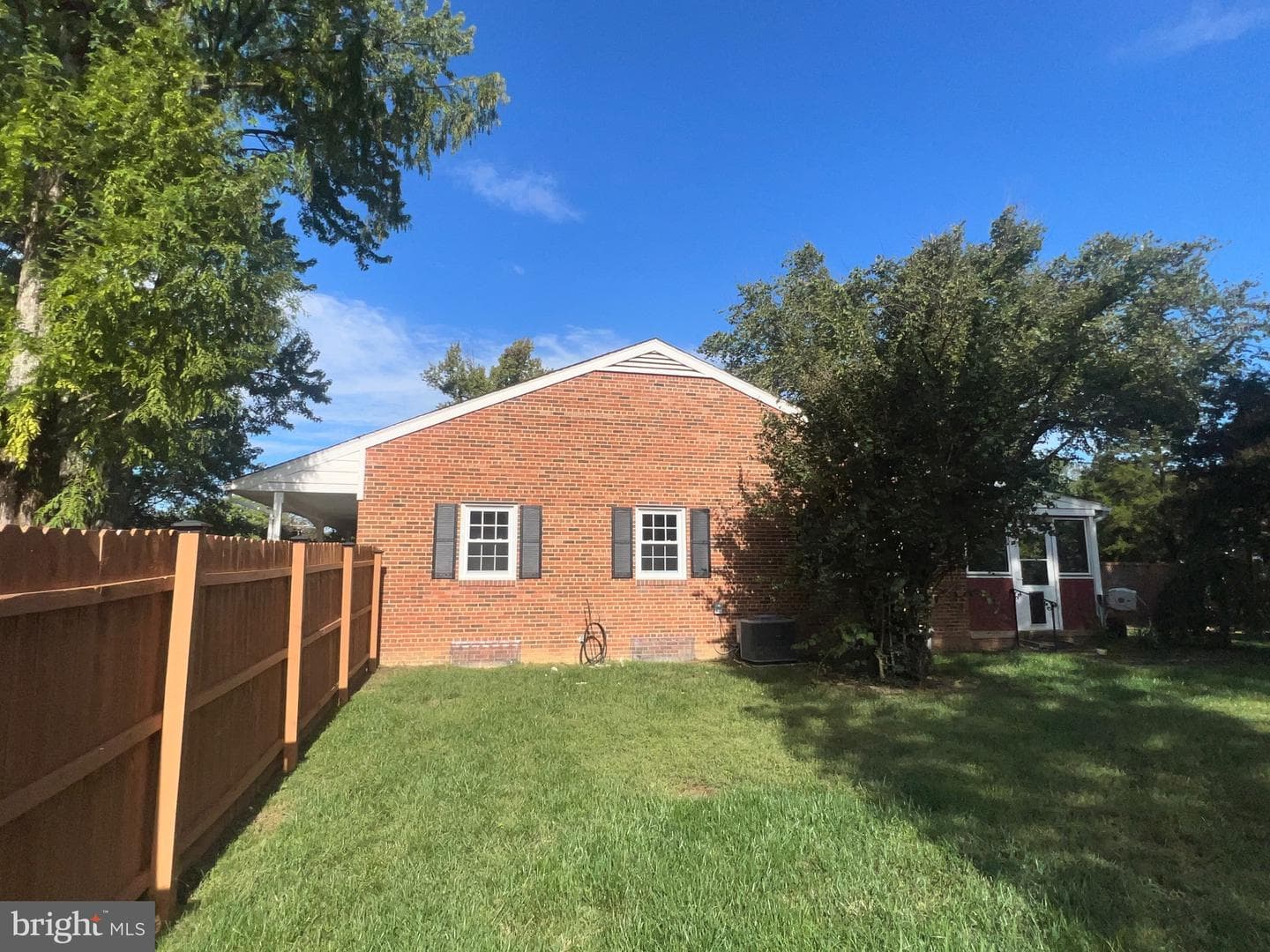 10923 Belmont Boulevard photo 21