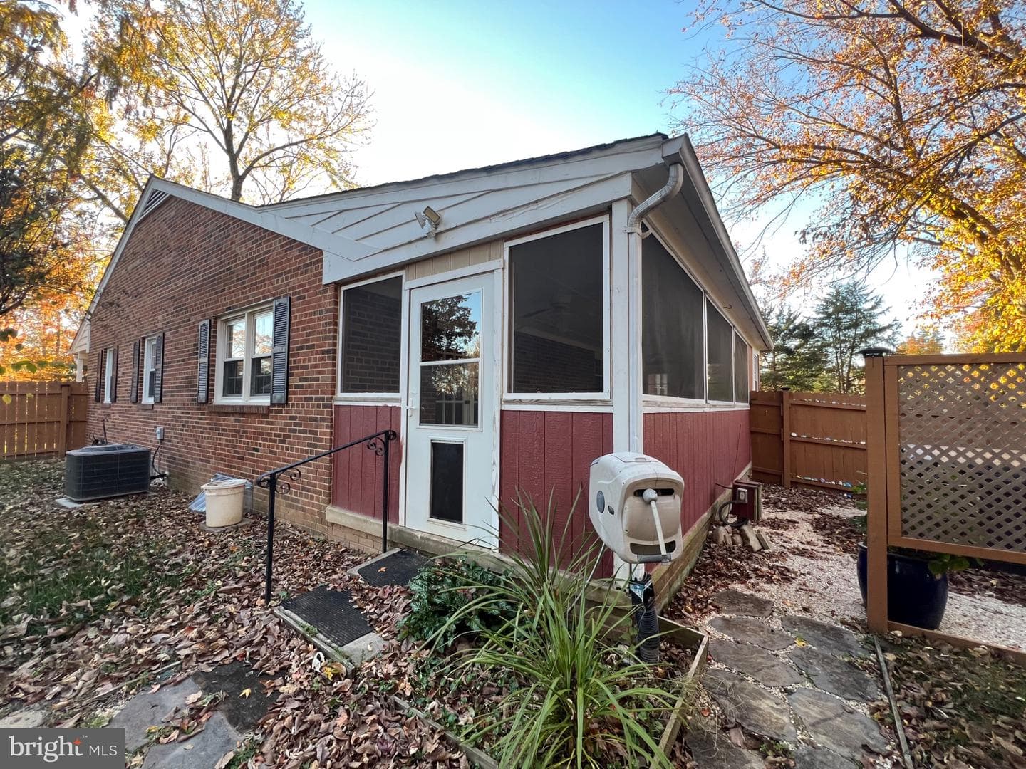 10923 Belmont Boulevard photo 34