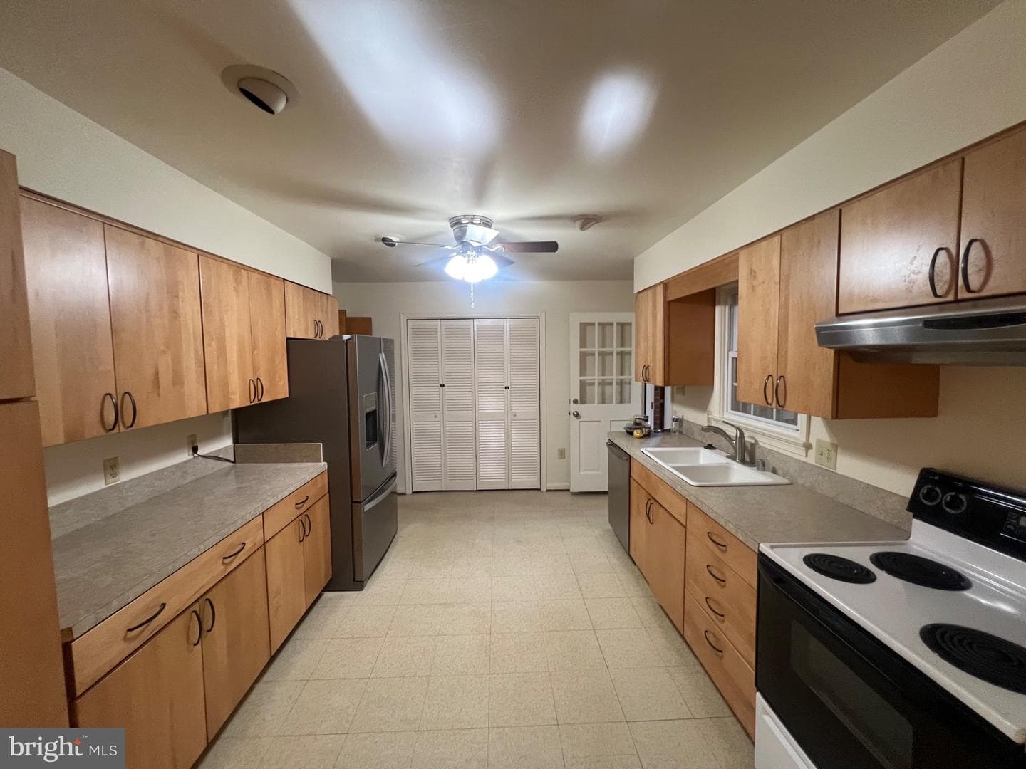 10923 Belmont Boulevard photo 41