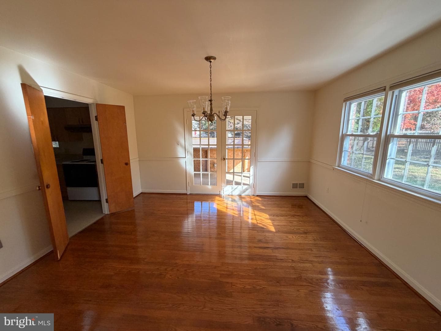 10923 Belmont Boulevard photo 65
