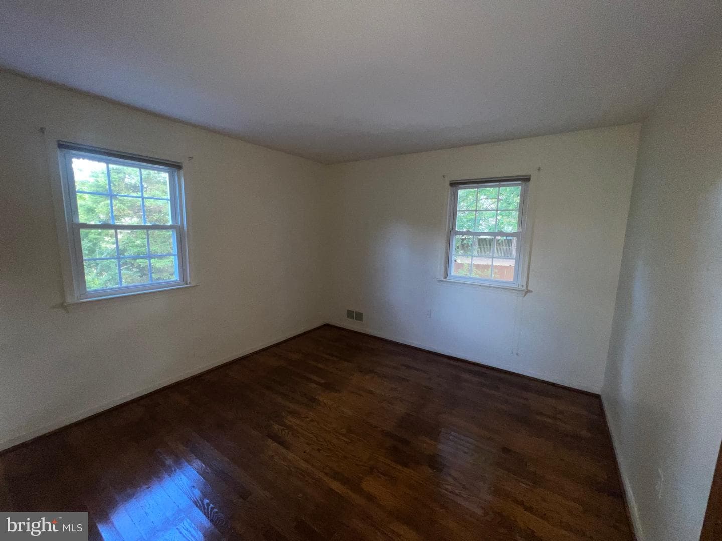 10923 Belmont Boulevard photo 69