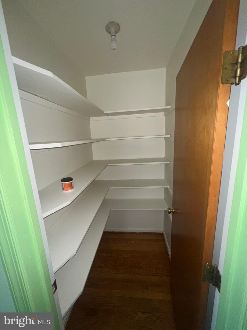 10923 Belmont Boulevard photo 79