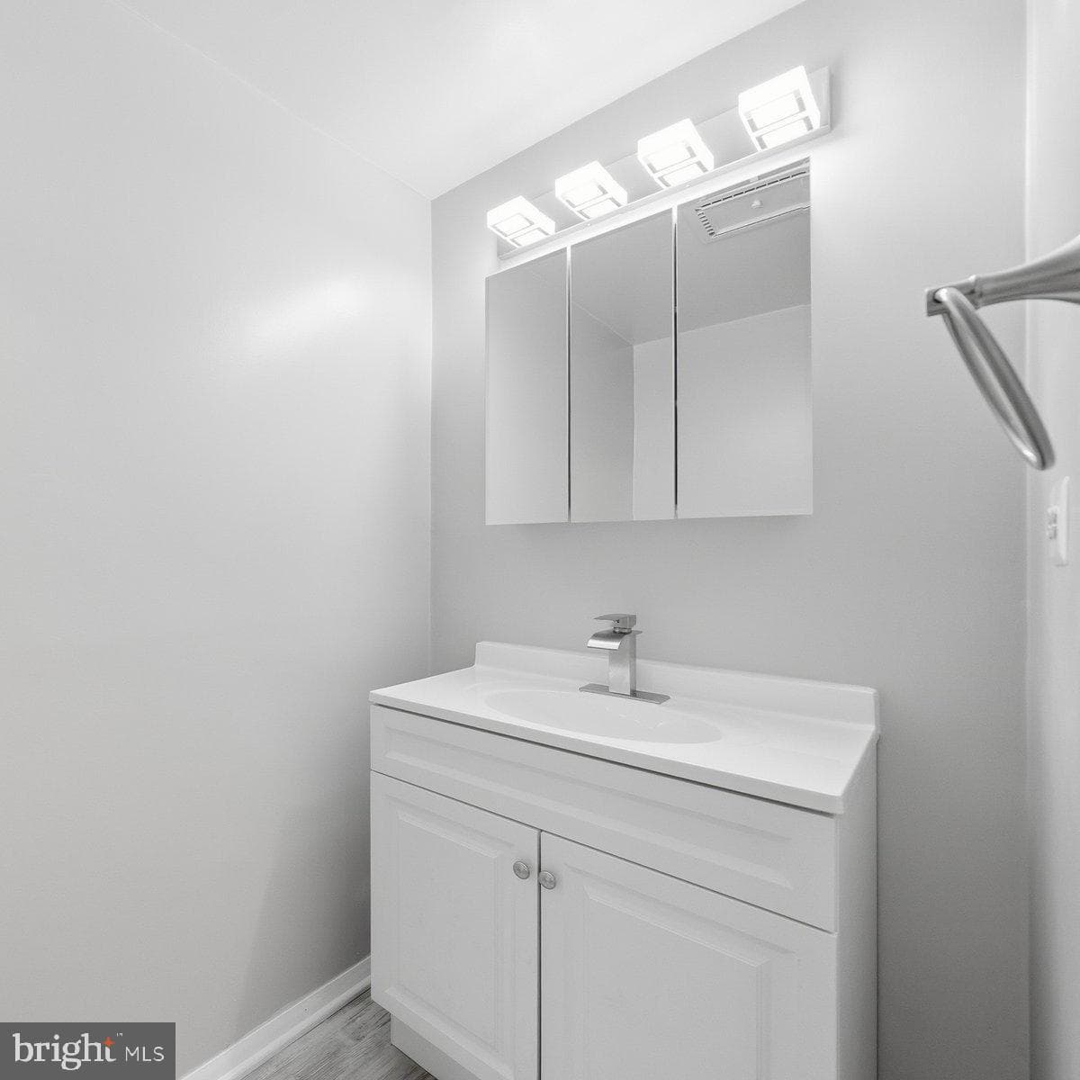 2838 Raymond Court photo 36