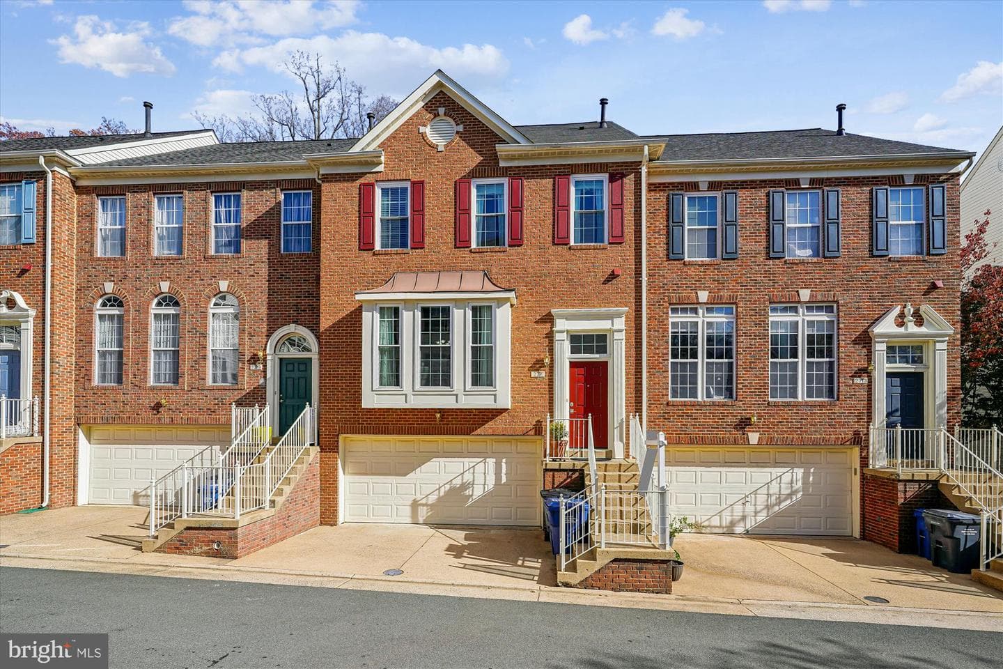 2711 Manhattan Place photo 3