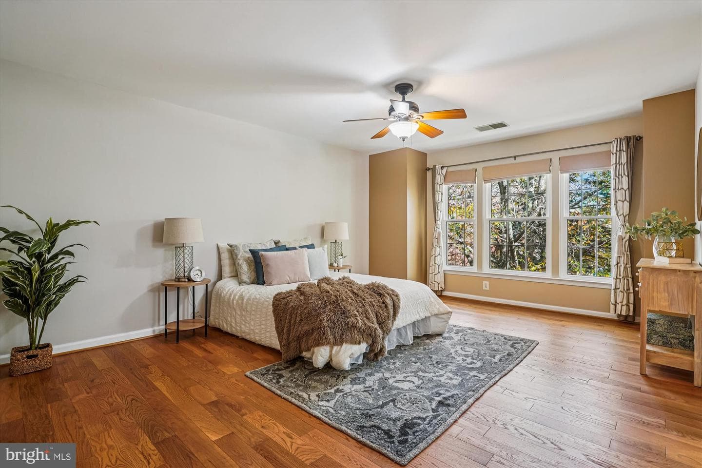 2711 Manhattan Place photo 30