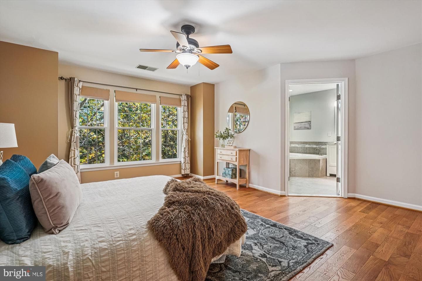 2711 Manhattan Place photo 34