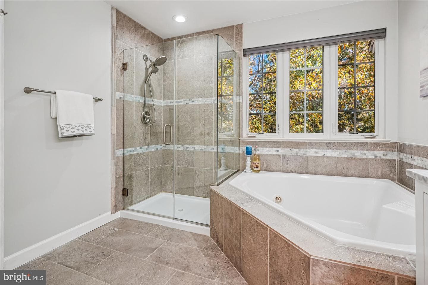 2711 Manhattan Place photo 36