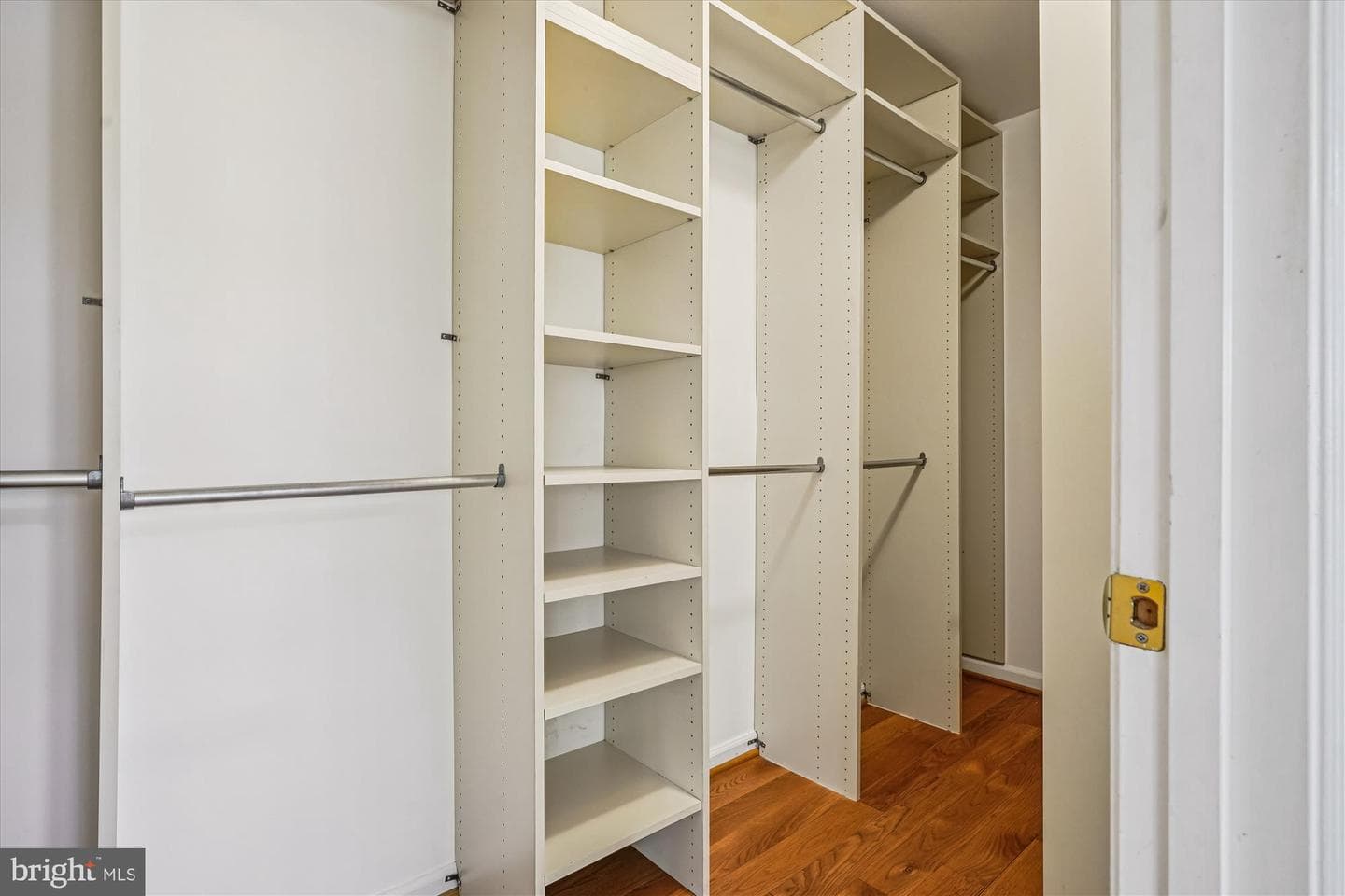 2711 Manhattan Place photo 39