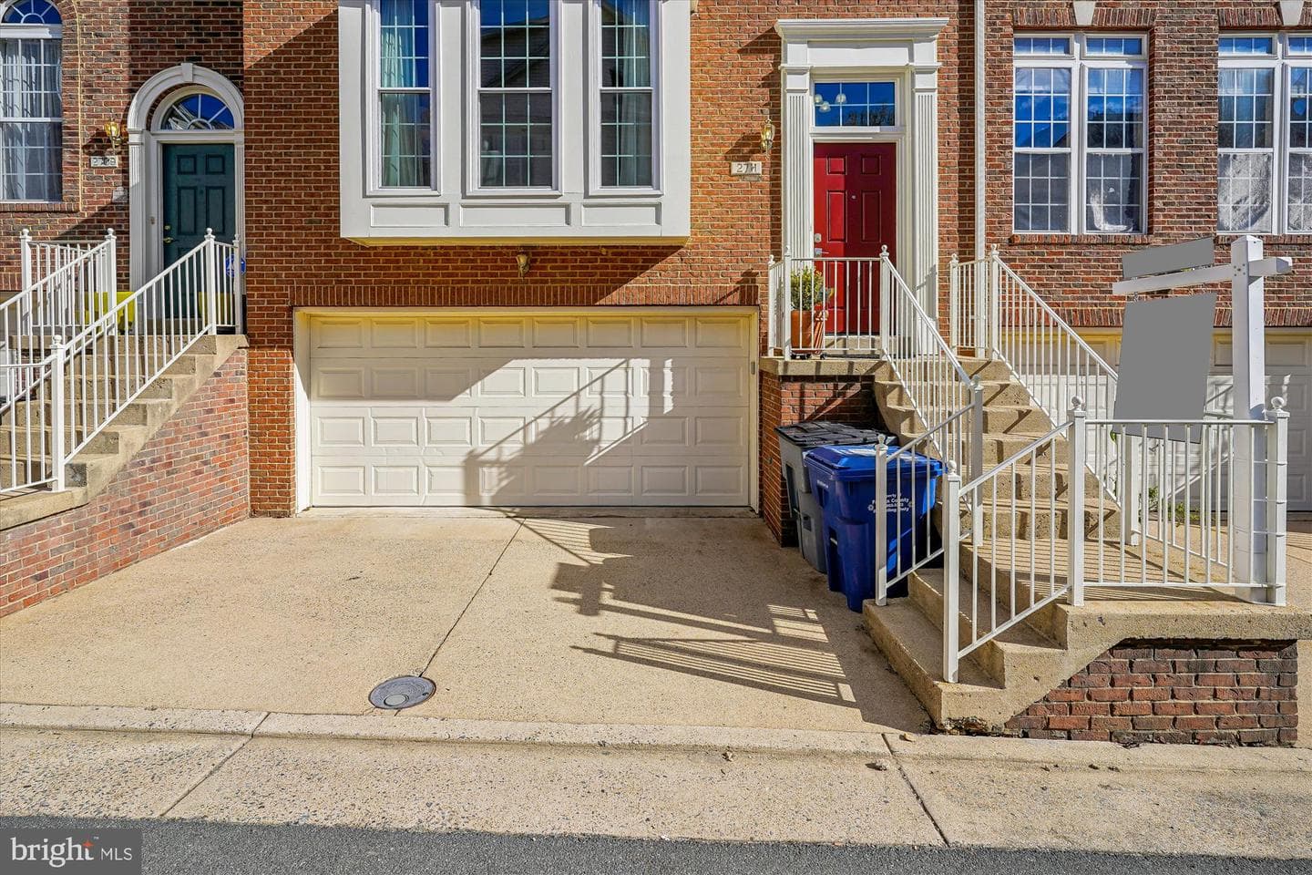 2711 Manhattan Place photo 5