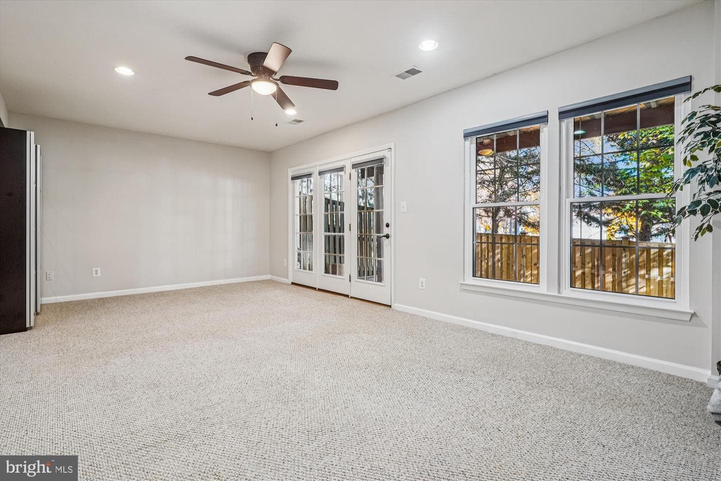 2711 Manhattan Place photo 50