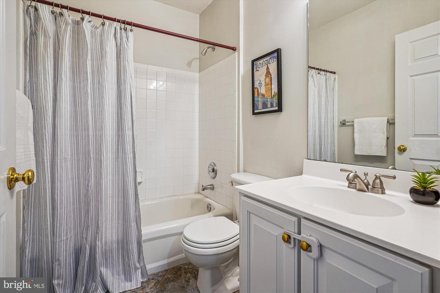 2711 Manhattan Place photo 54