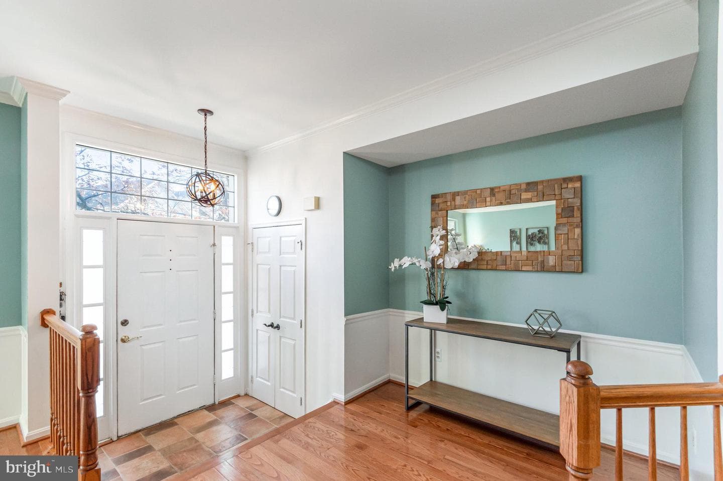7039 Kings Manor Drive photo 4