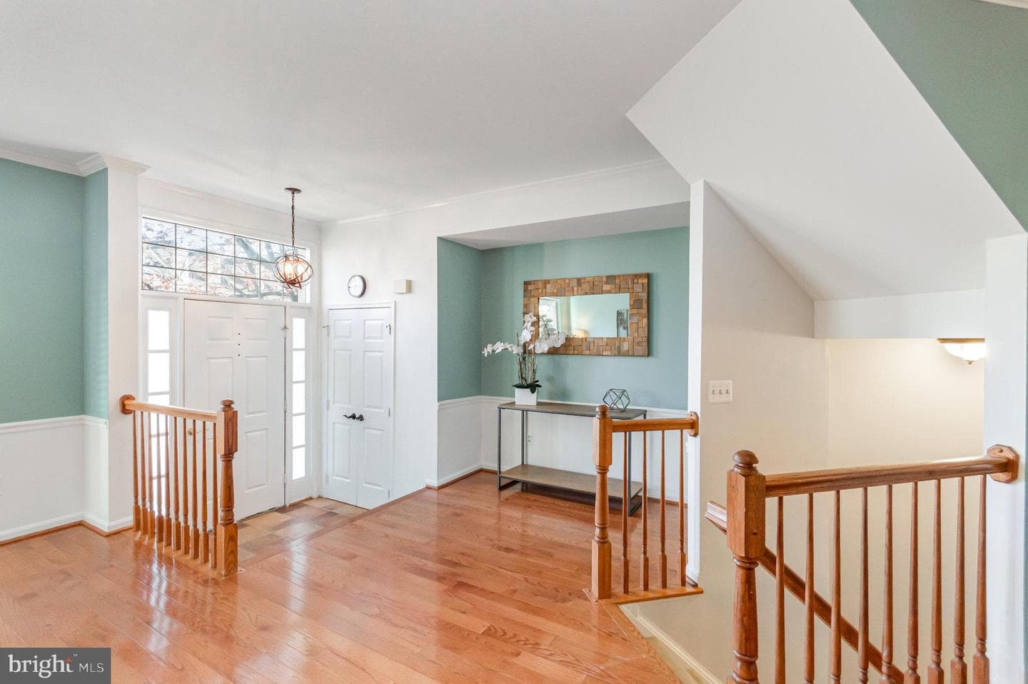 7039 Kings Manor Drive photo 5
