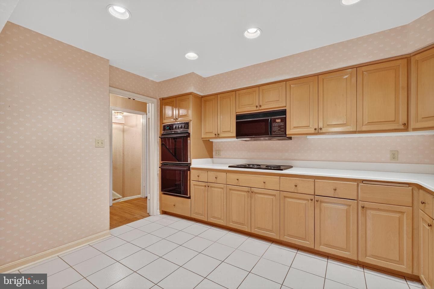 7416 Hallcrest photo 5