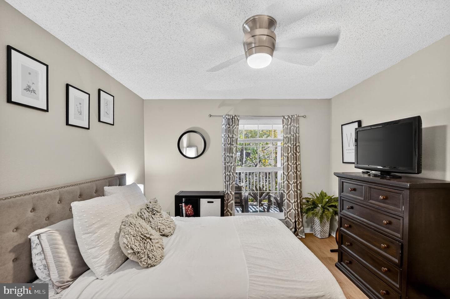 1530 Lincoln Way #302 photo 14