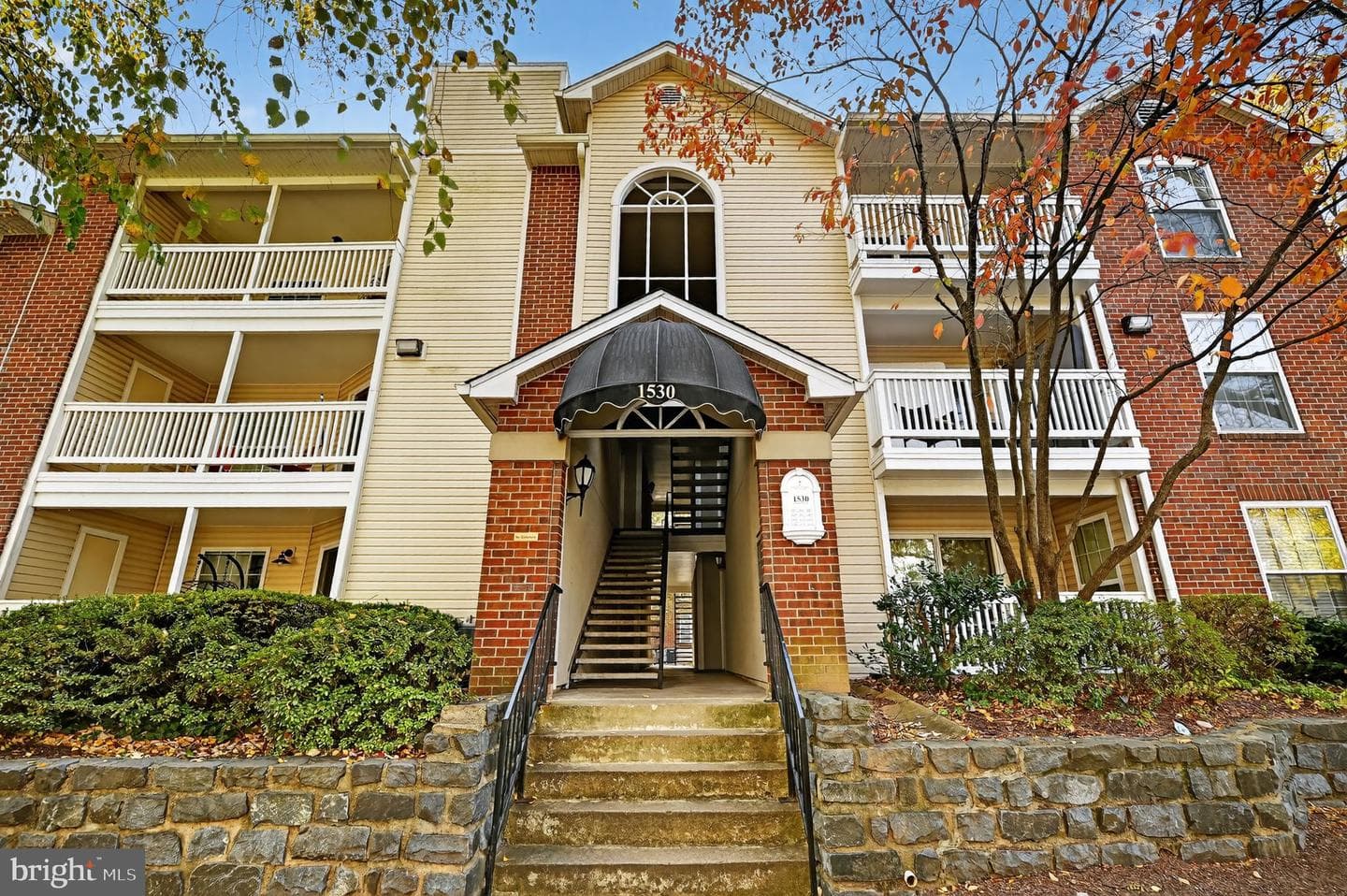 1530 Lincoln Way #302 photo 3