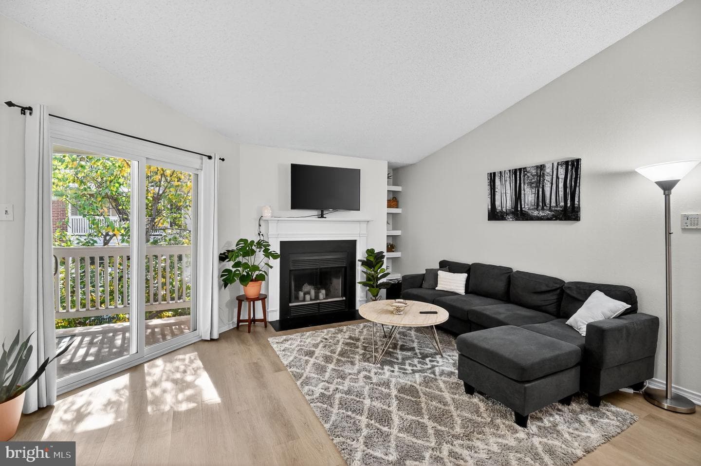 1530 Lincoln Way #302 photo 6