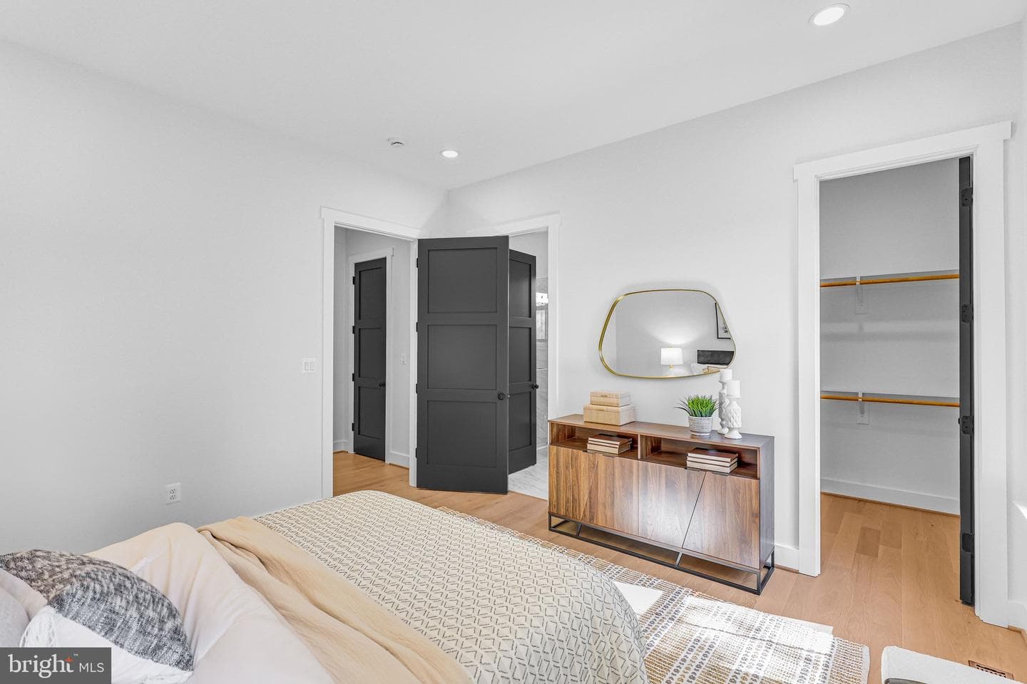 2129 Mckay Street photo 17