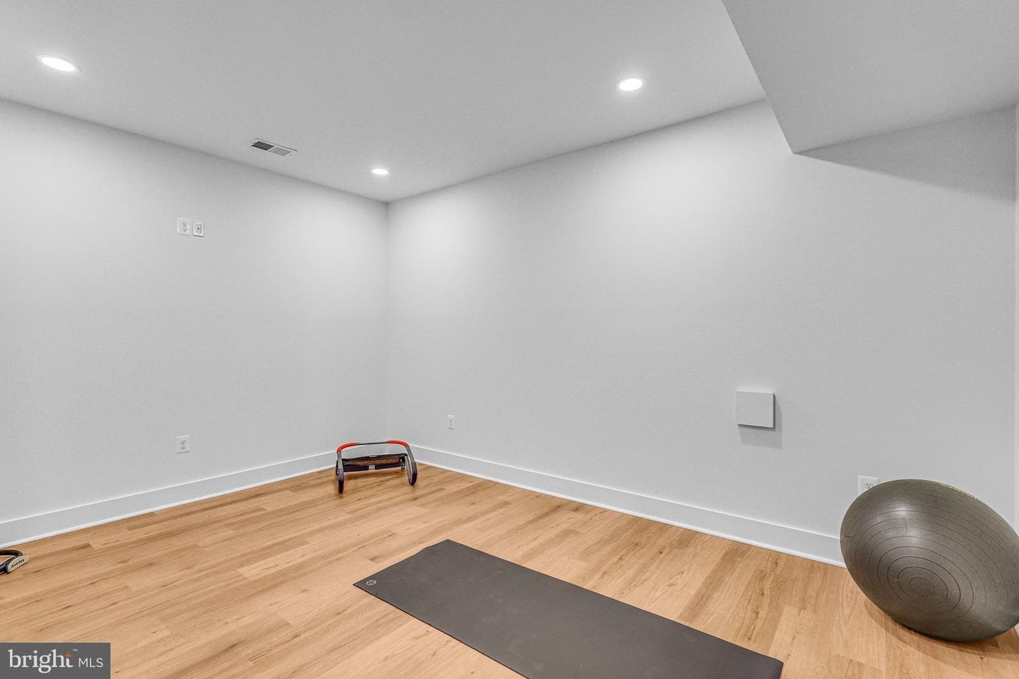 2129 Mckay Street photo 53