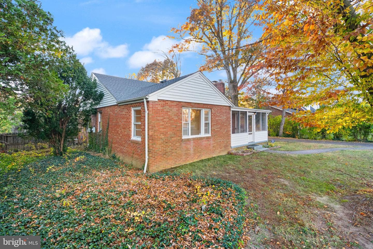 6329 Edgemoor Lane photo 3