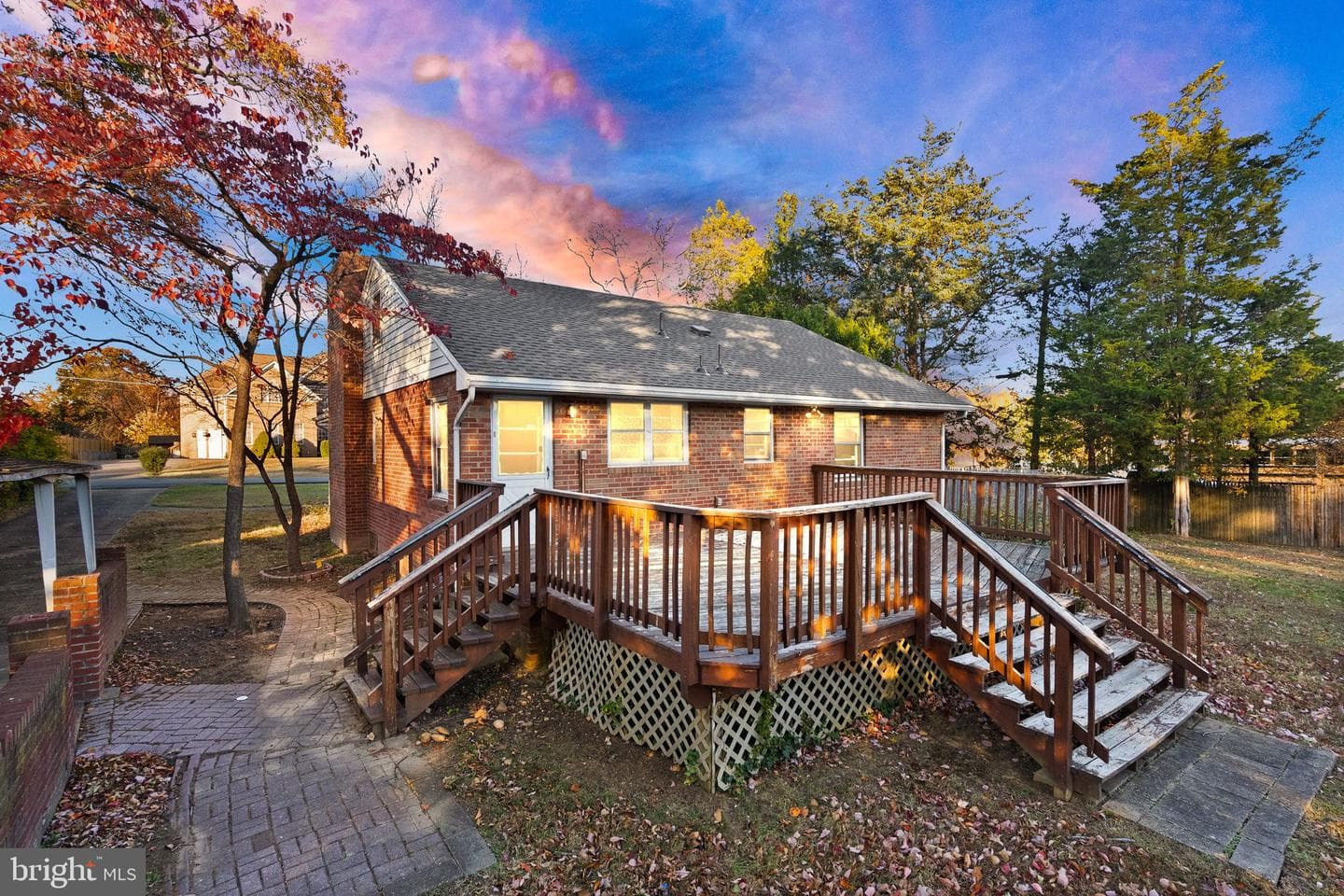 6329 Edgemoor Lane photo 4