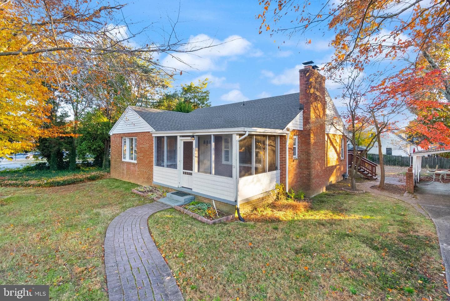 6329 Edgemoor Lane photo 6
