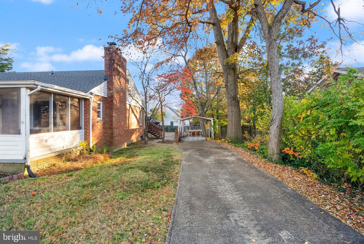 6329 Edgemoor Lane photo 7