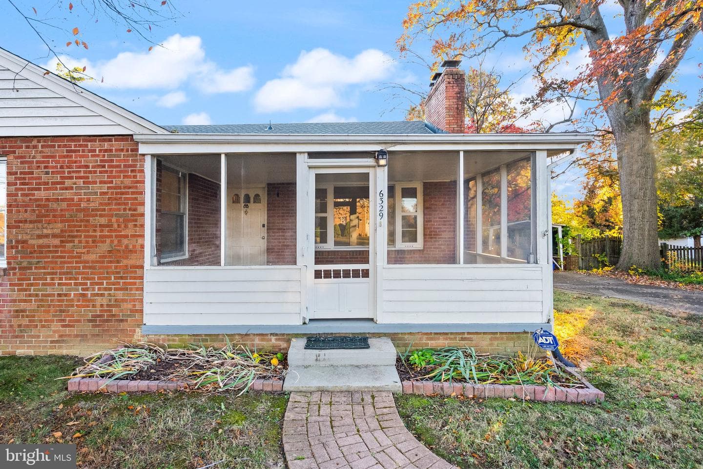 6329 Edgemoor Lane photo 9