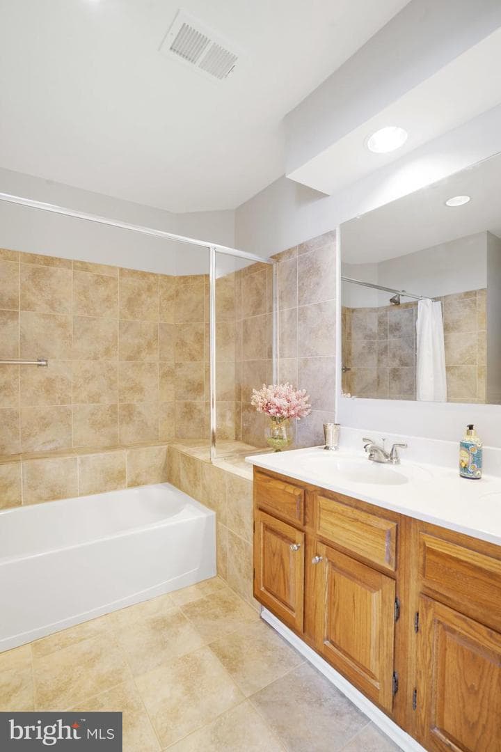 7711 Lafayette Forest Drive #22 photo 17