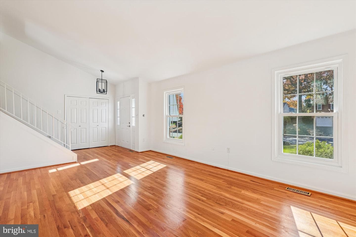 5090 Queens Wood Drive photo 16