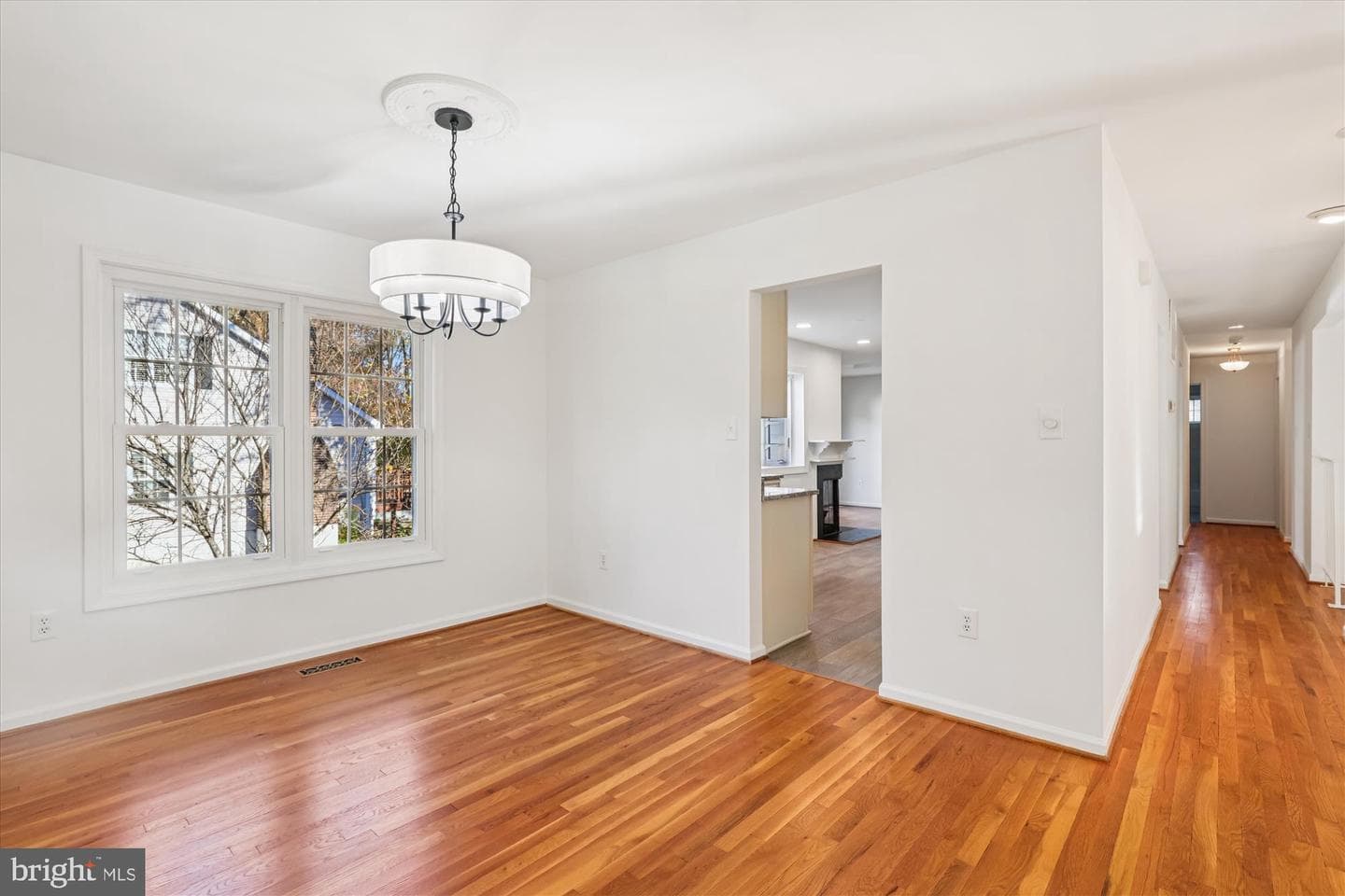 5090 Queens Wood Drive photo 20