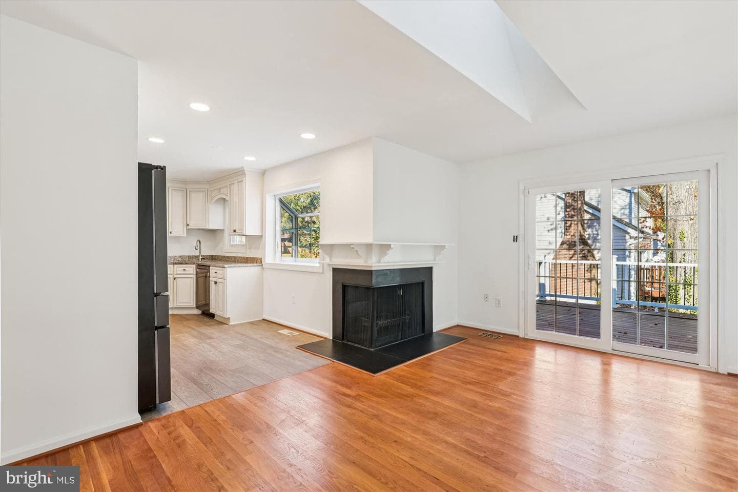 5090 Queens Wood Drive photo 27