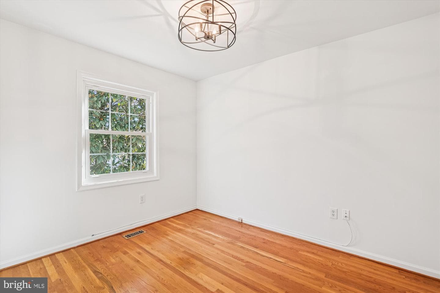 5090 Queens Wood Drive photo 38