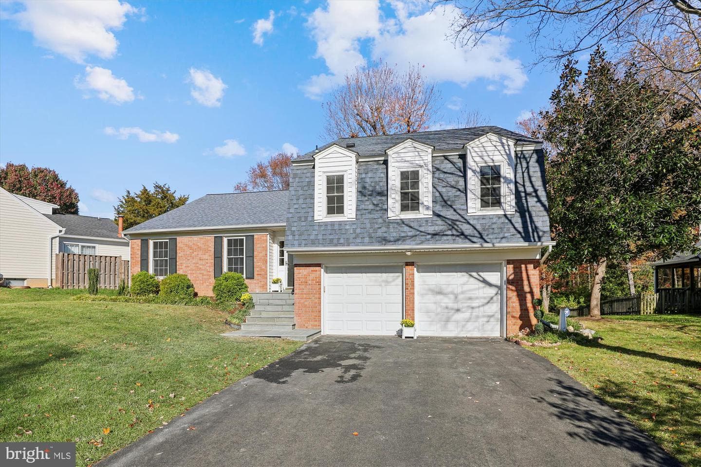 5090 Queens Wood Drive photo 4
