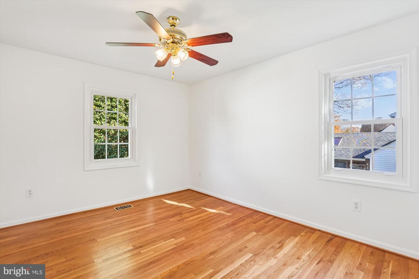 5090 Queens Wood Drive photo 41